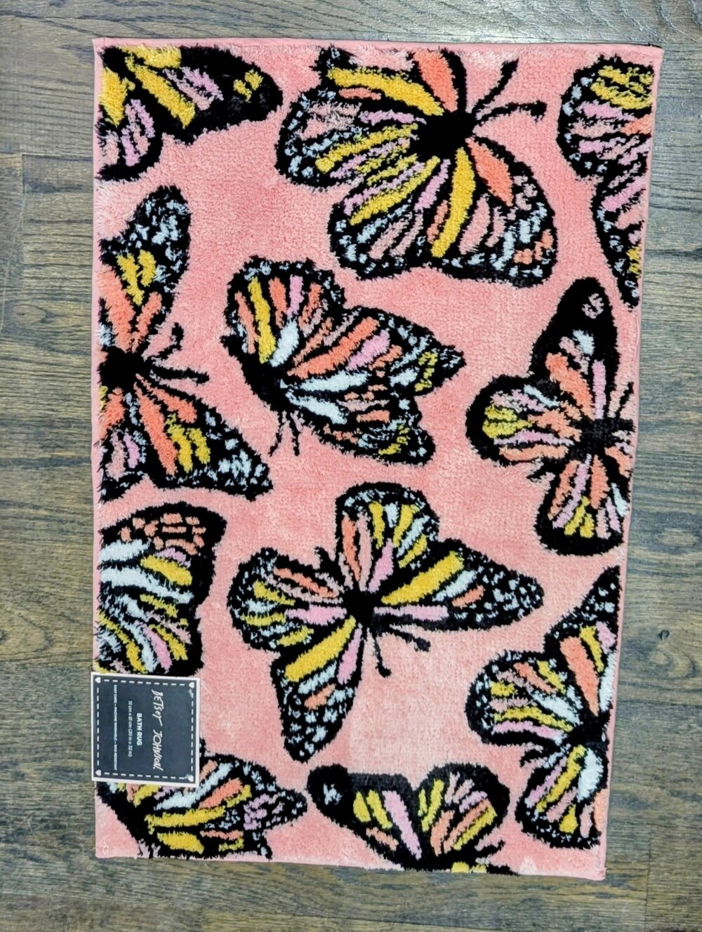 🦋NEW Betsey Johnson Pink Bath Rug Butterfly Non-Slip Bottom 20x32”